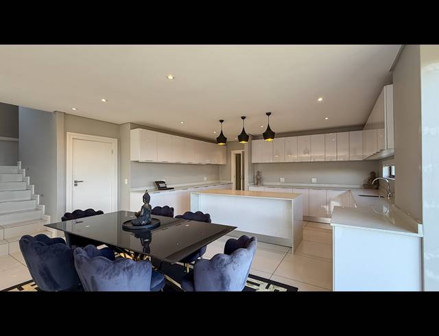 6 BEDROOM HOUSE FOR SALE IN IZINGA ESTATE